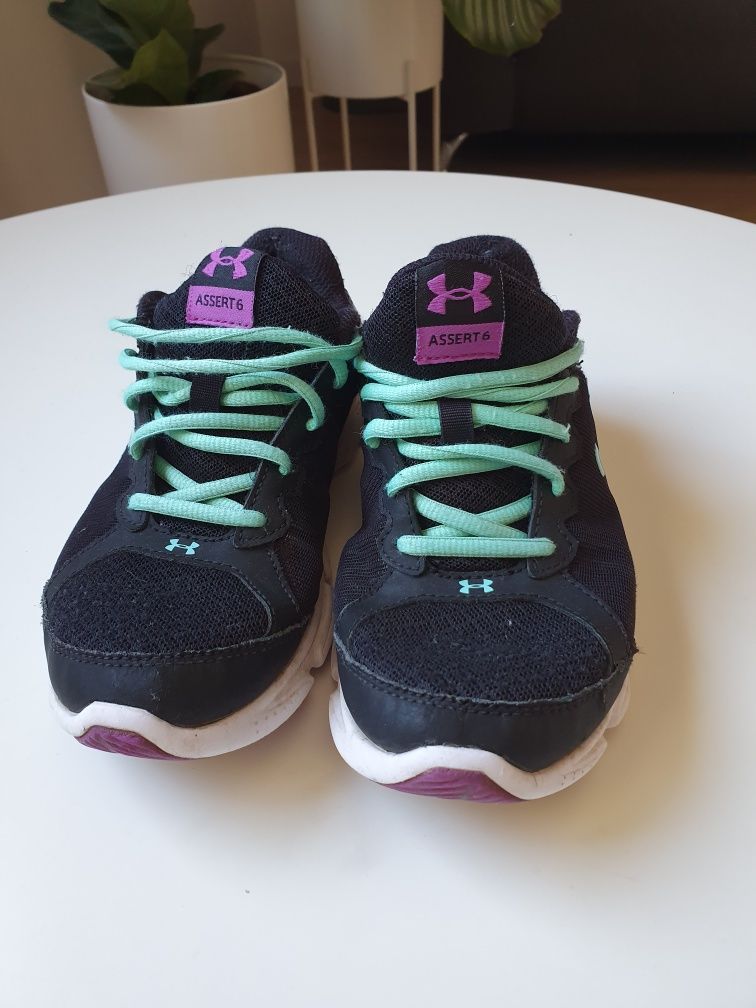 Buty sportowe under armour rozm. 35,5