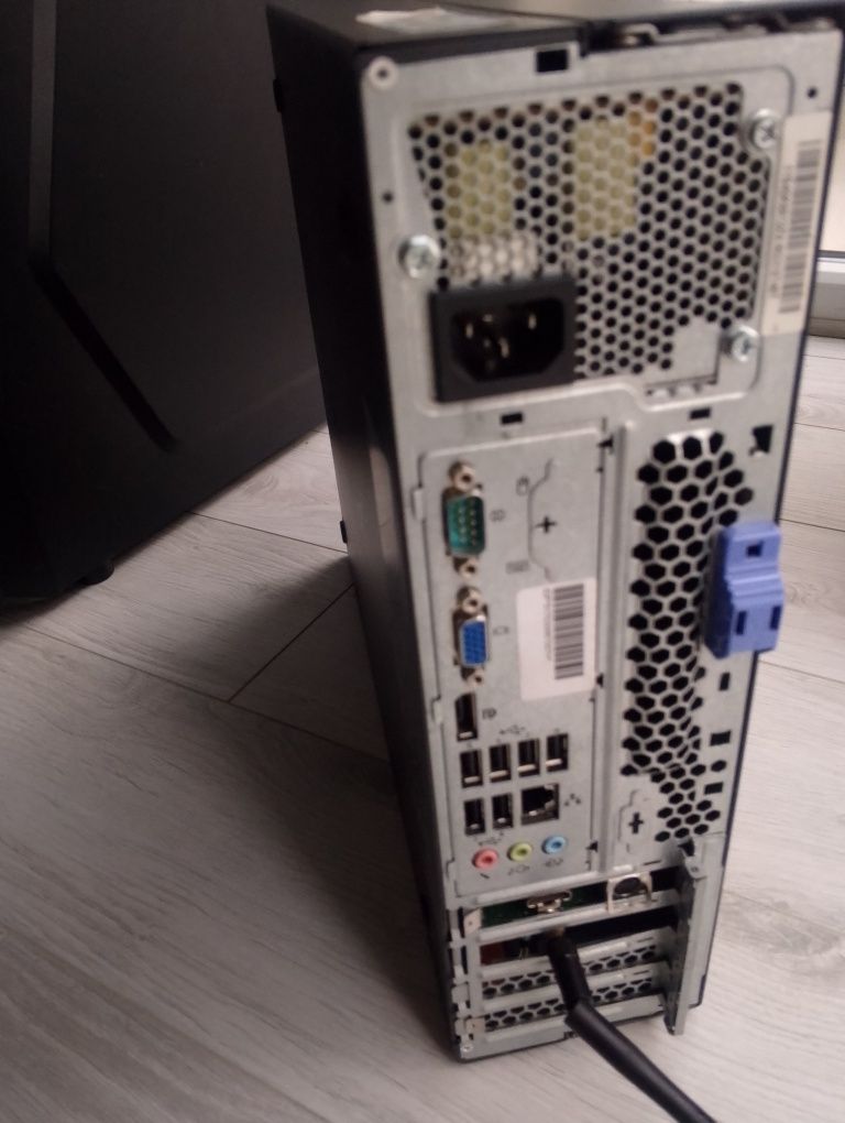 Lenovo Thinkcentre M81, i5-2400, 256gb SSD, 8gb RAM