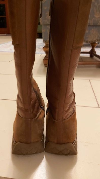 Buty zimowe damskie skórzane r. 39 Gino Rossi na suwak.