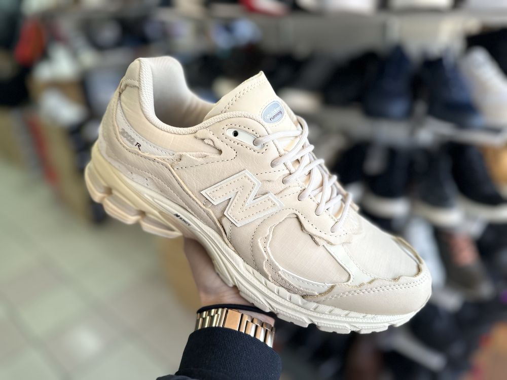 Кросівки New balance 2002R