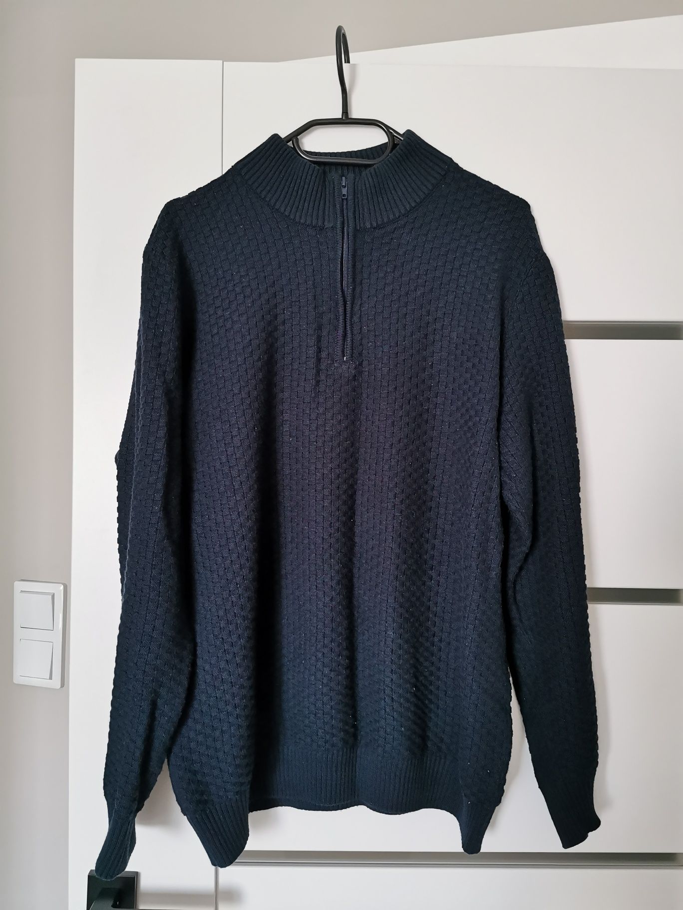 Granatowy, męski sweter XL marki Venerdi