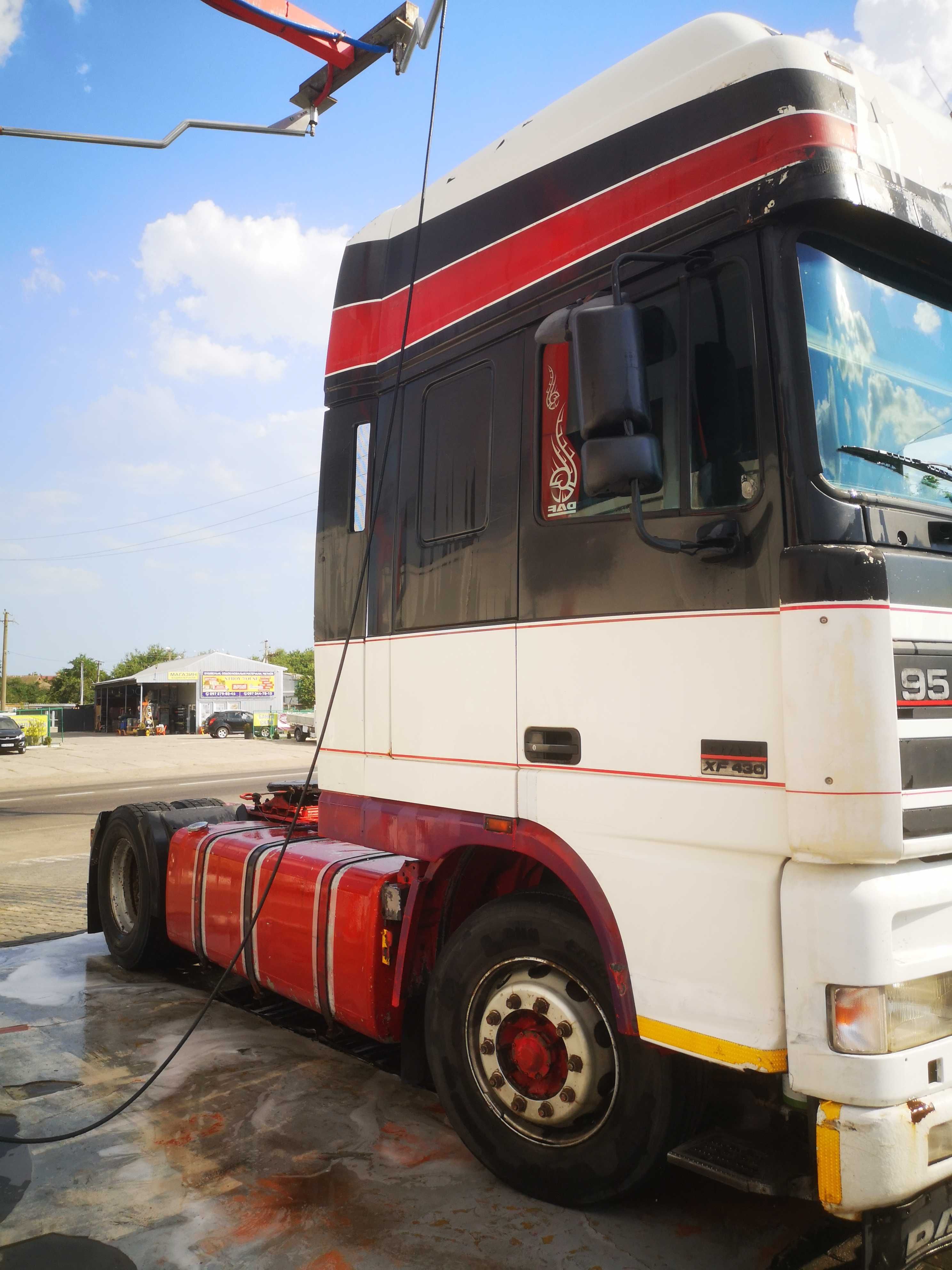 DAF XF 95 тягач 1998год