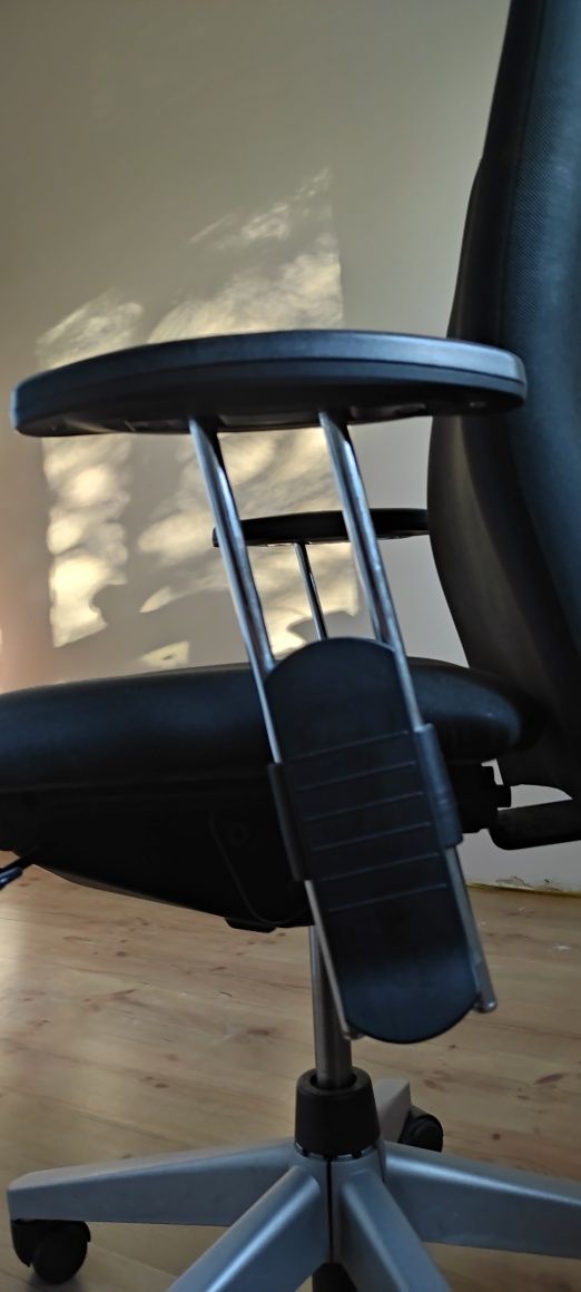 Krzesło biurowe Haworth ergonomiczne, pełna regulacja..
