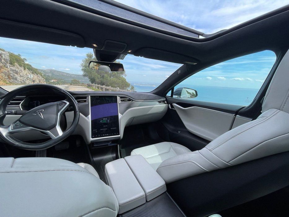 TESLA model S 85D