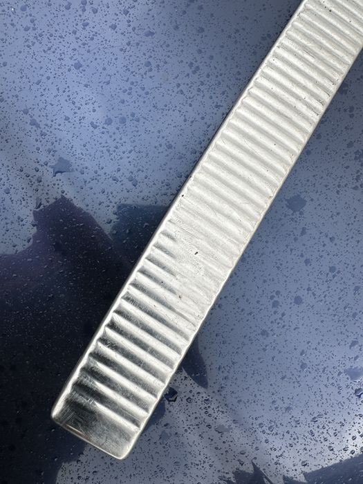 Metalowa listwa bagażnika audi a4 b5 avant kombi