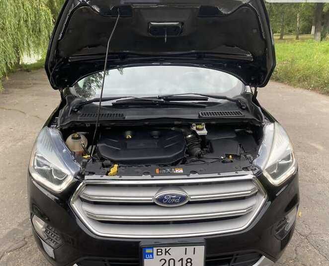 Продаю Ford Escape 2017