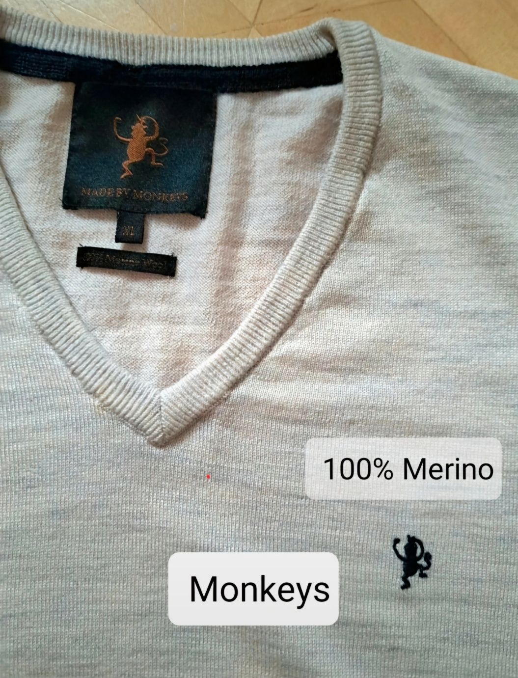 Męski sweterek w serek, wełna 100% merino, rozm. XL, Made by Monkeys
