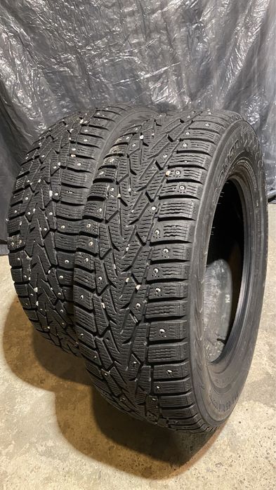 Продам зимові шини NOKIAN 215/65-R16