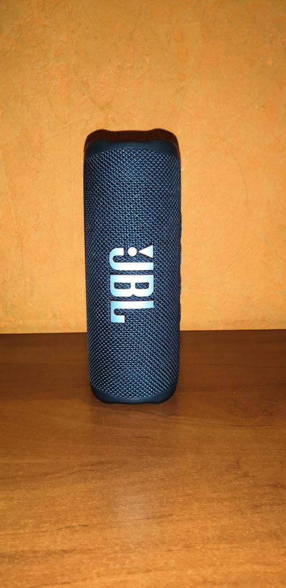 Портативна  колонка JBL flip 6