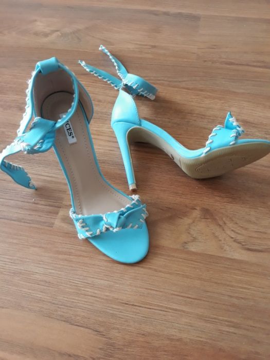 Nowe buty, sandały