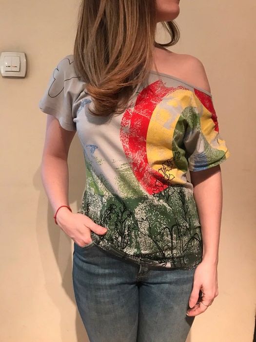 T-shirt szary na ramię rozm S