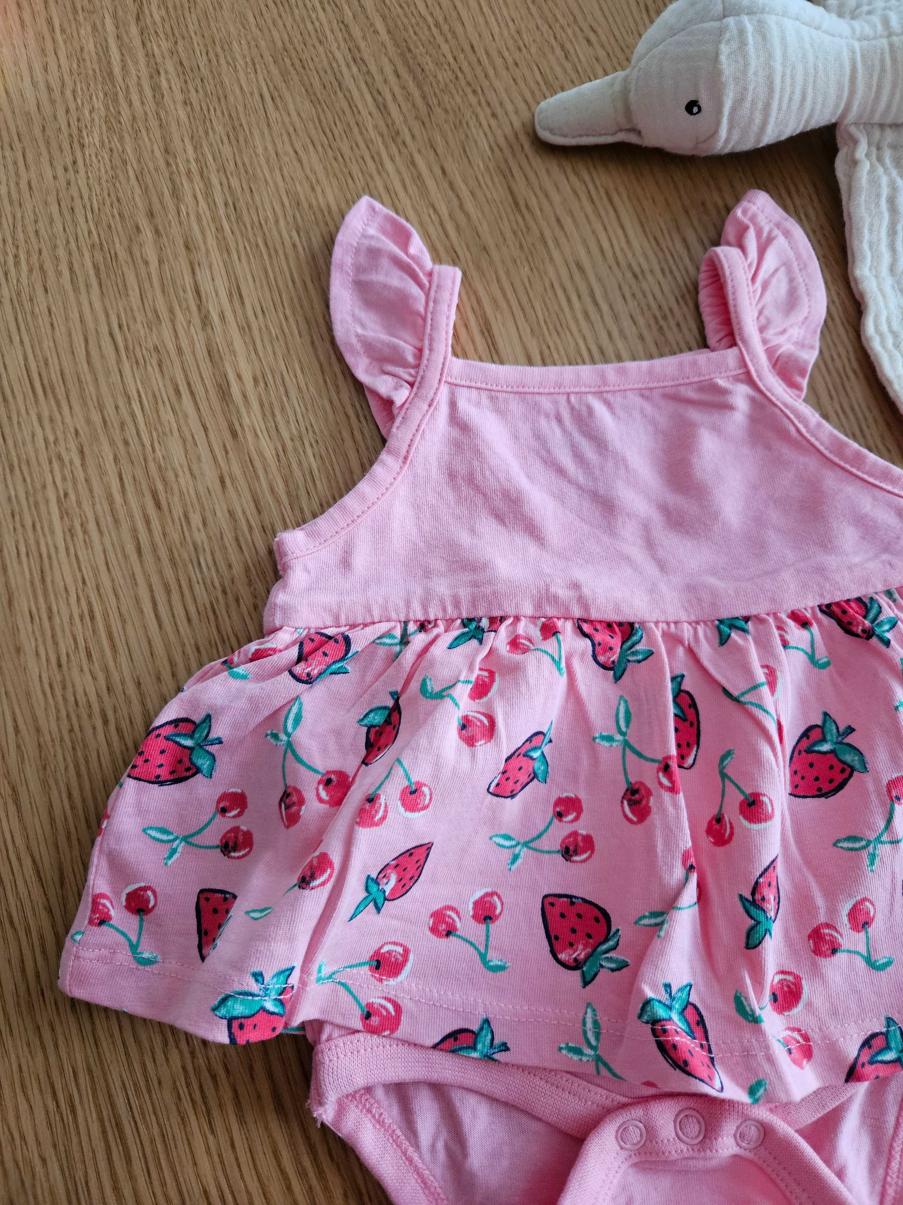 Body z sukienką w truskawki i wisienki