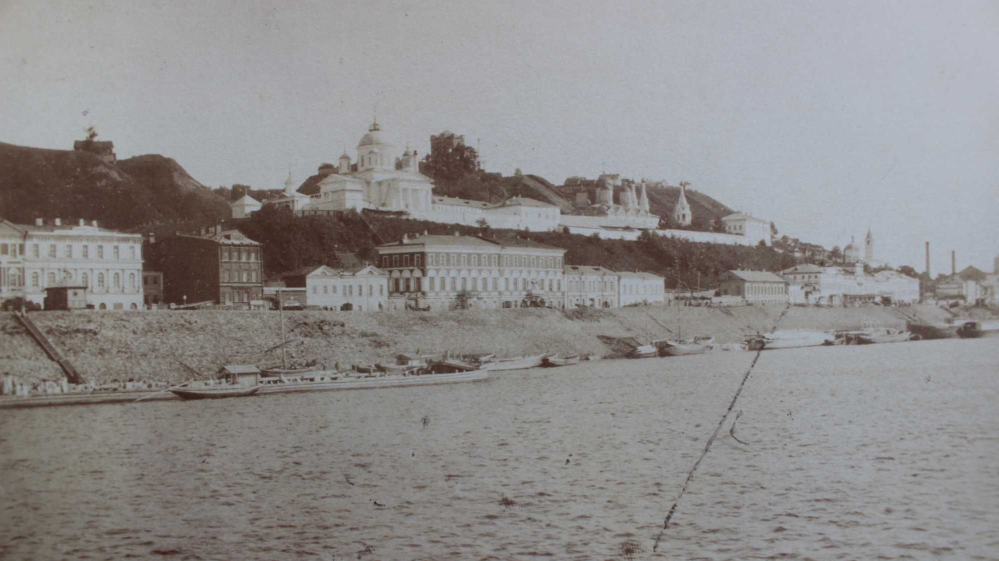 RÚSSIA cidade de NOVGOROD vista do rio Volcova albumina rara