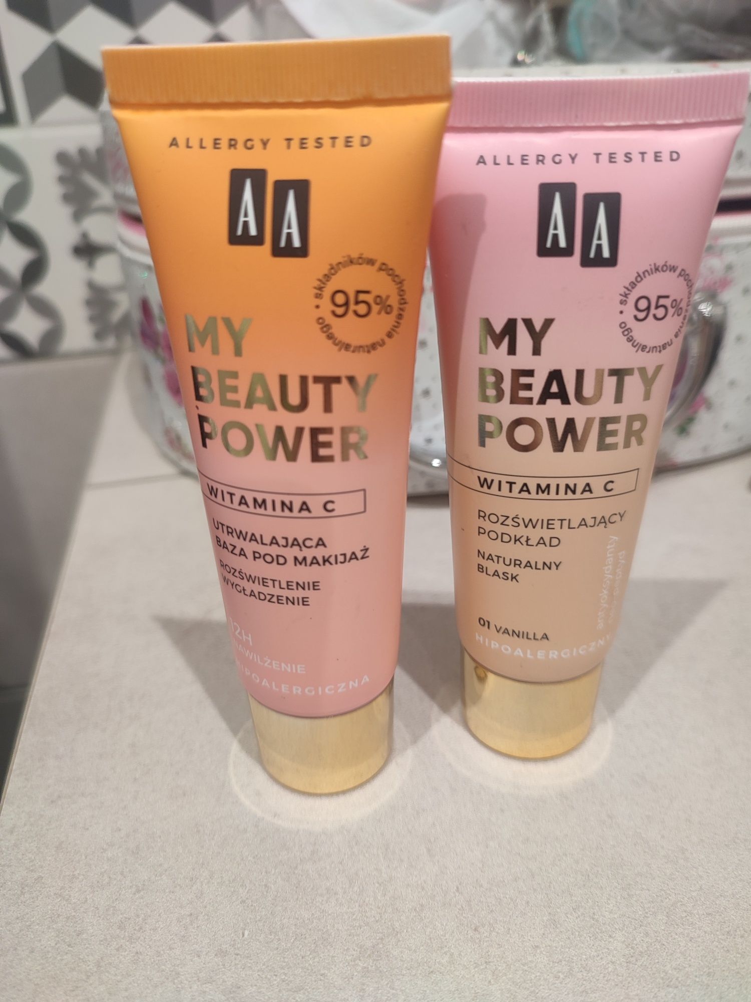 AA My beauty power rozświetlający podkład 01 oraz baza pod makijaż