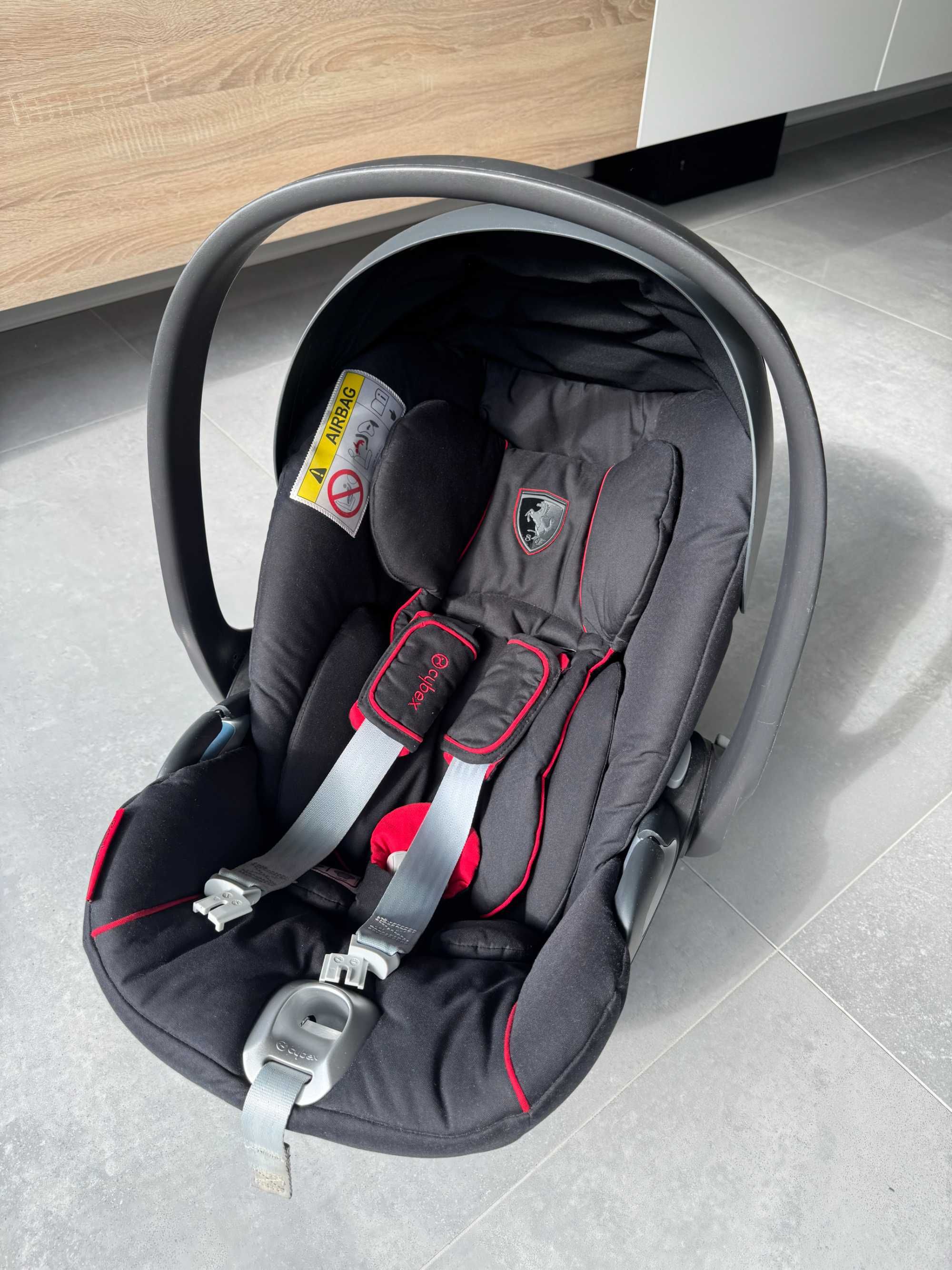 Wózek Priam Platinum Ferrari Victory Black 3w1