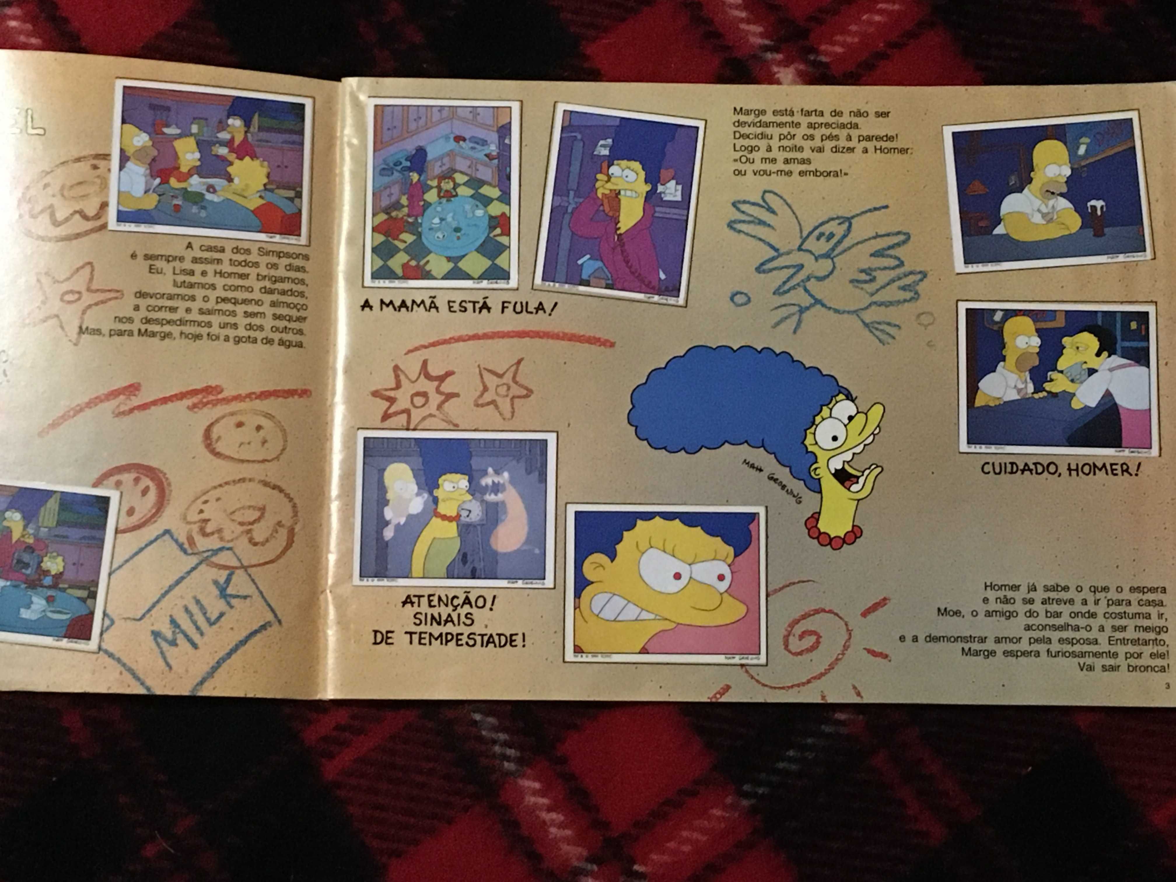 Caderneta de cromos os Simpsons completa.