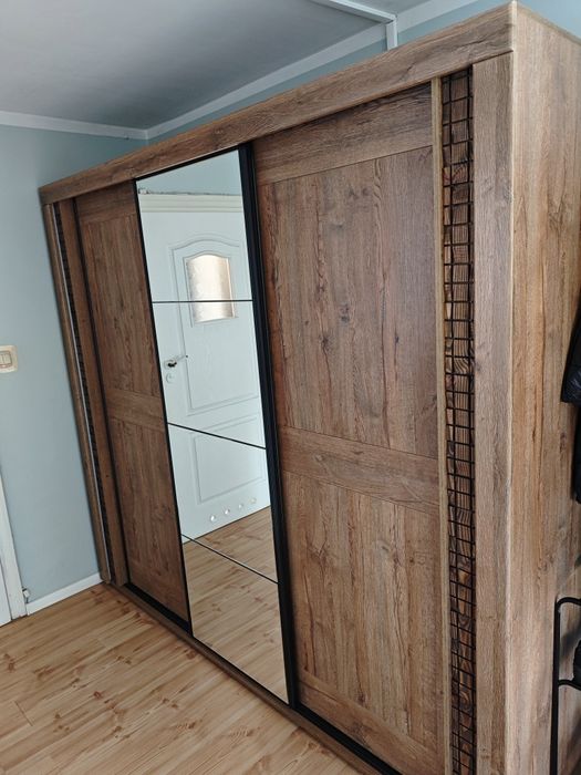 Szafa z lustrem Dorian 3D z oświetleniem