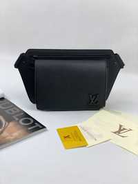 Черная бананка Louis Vuitton плечевая сумка LV слинг Луи Виттон c743