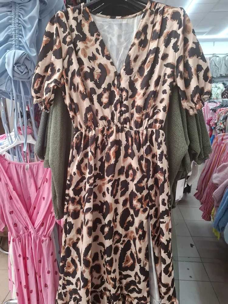 Sukienka midi ,wzóxr panterka
