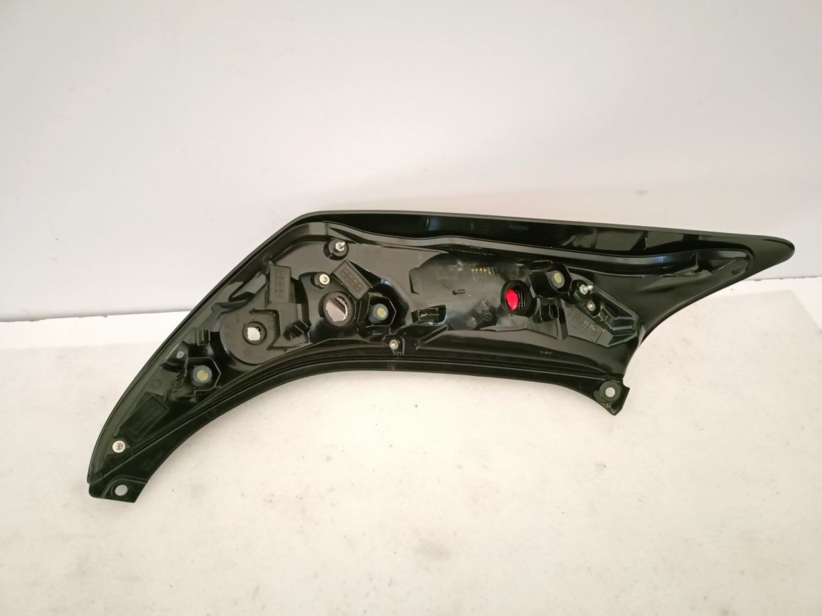 Toyota Aygo II 2 lift FL 18- lampa prawy tył prawa tylna