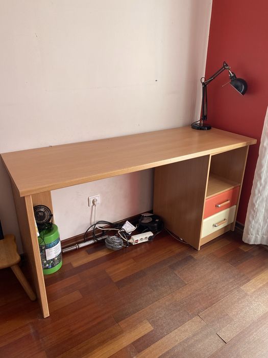 Secretária quarto/ escritório