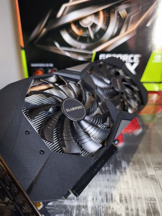 Placa Gráfica RTX 2060 Super 8GB Gigabyte Windforce OC