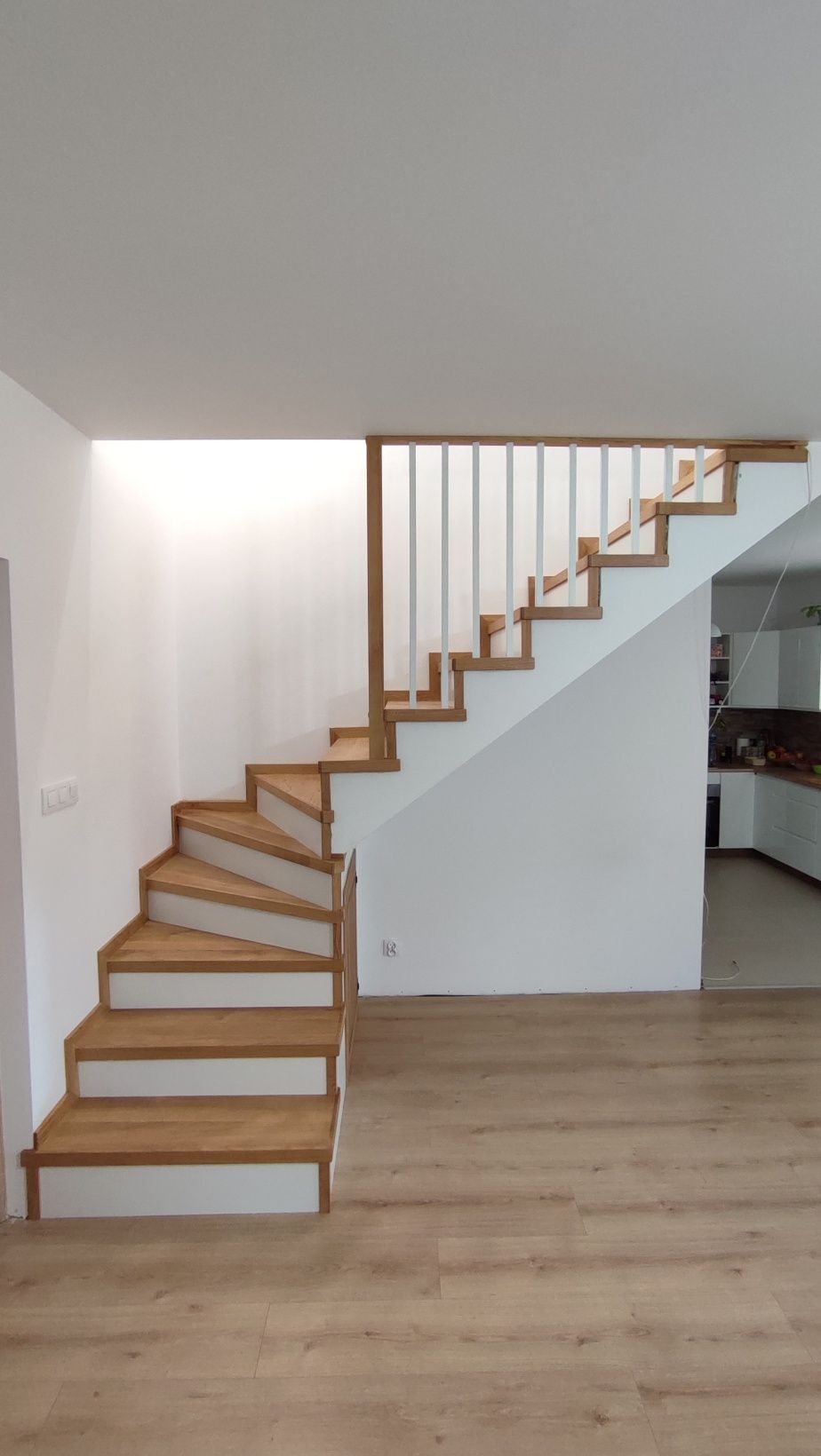 Schody na beton wraz z balustradą
