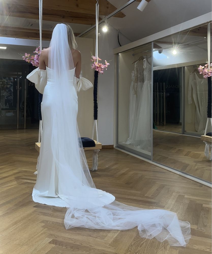 Dopasowana suknia ślubna Anna Sposa gorsetowa gładka
