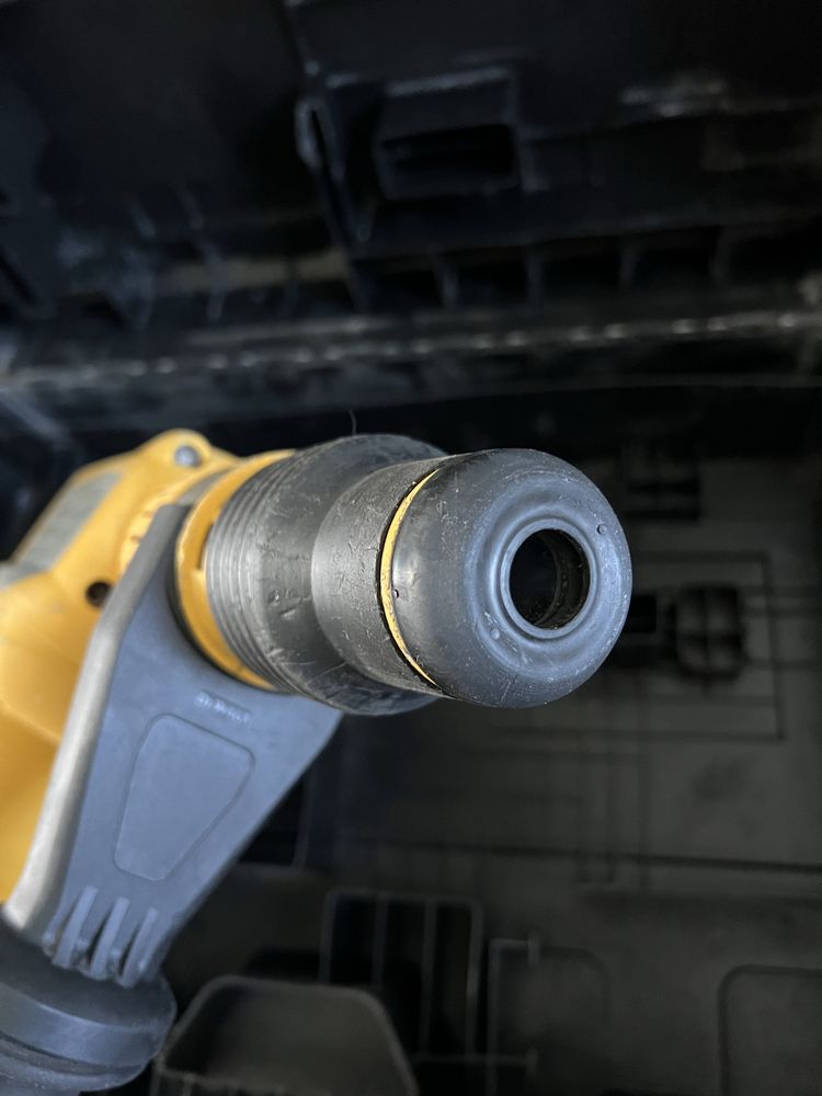 перфоратор  SDS-MAX Dewalt D25614