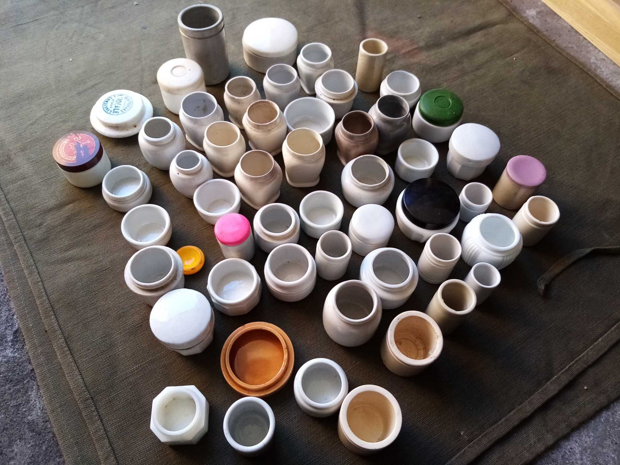 Historyczne przedwojenne porcelanki