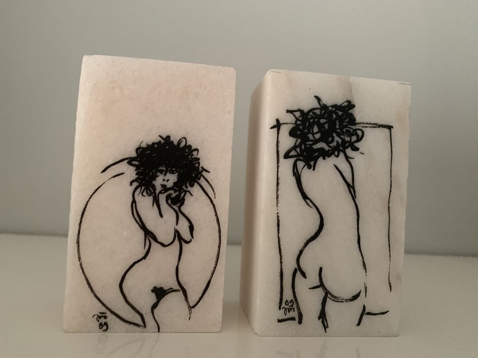 Joao cutileiro pisa papeis