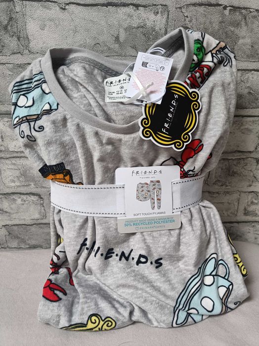 Piżama z miękkiego weluru z motywami FRIENDS z Primarku