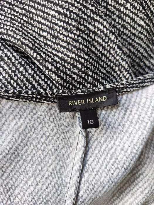 Śliczna bluzka z odkrytymi ramionami lato letnia asymetryczna 38