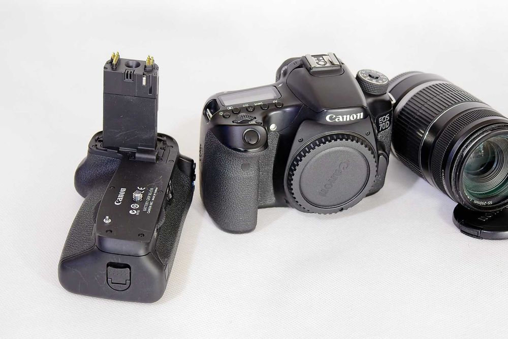 CANON EOS 70D + grip z zestawem obiektywów
