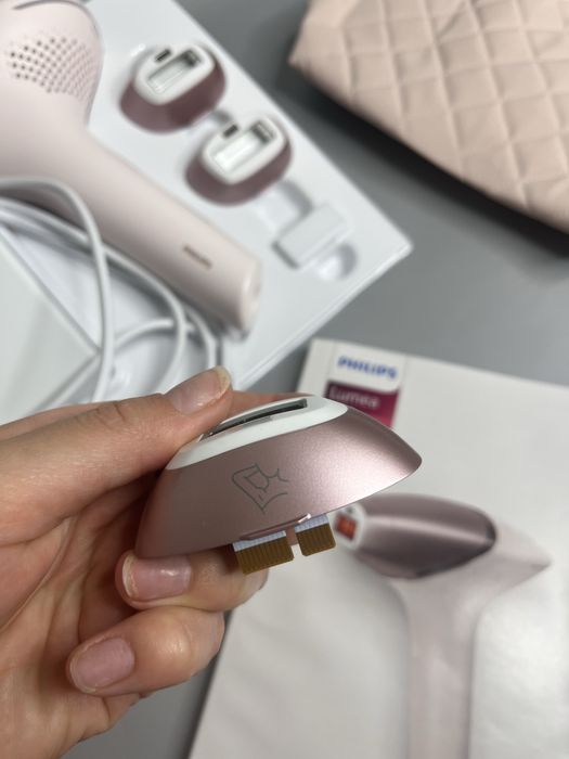 Depilator laserowy Philips Lumea 9900
