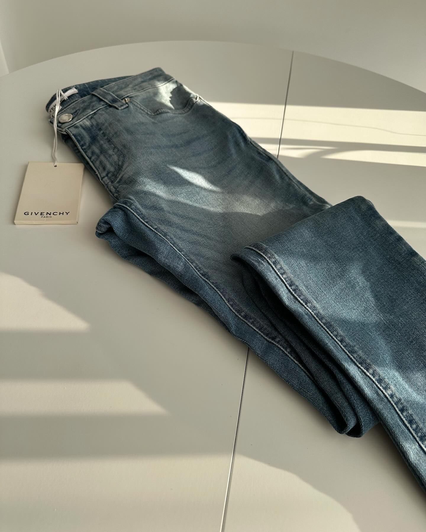 Givenchy джинси оригінал Італія