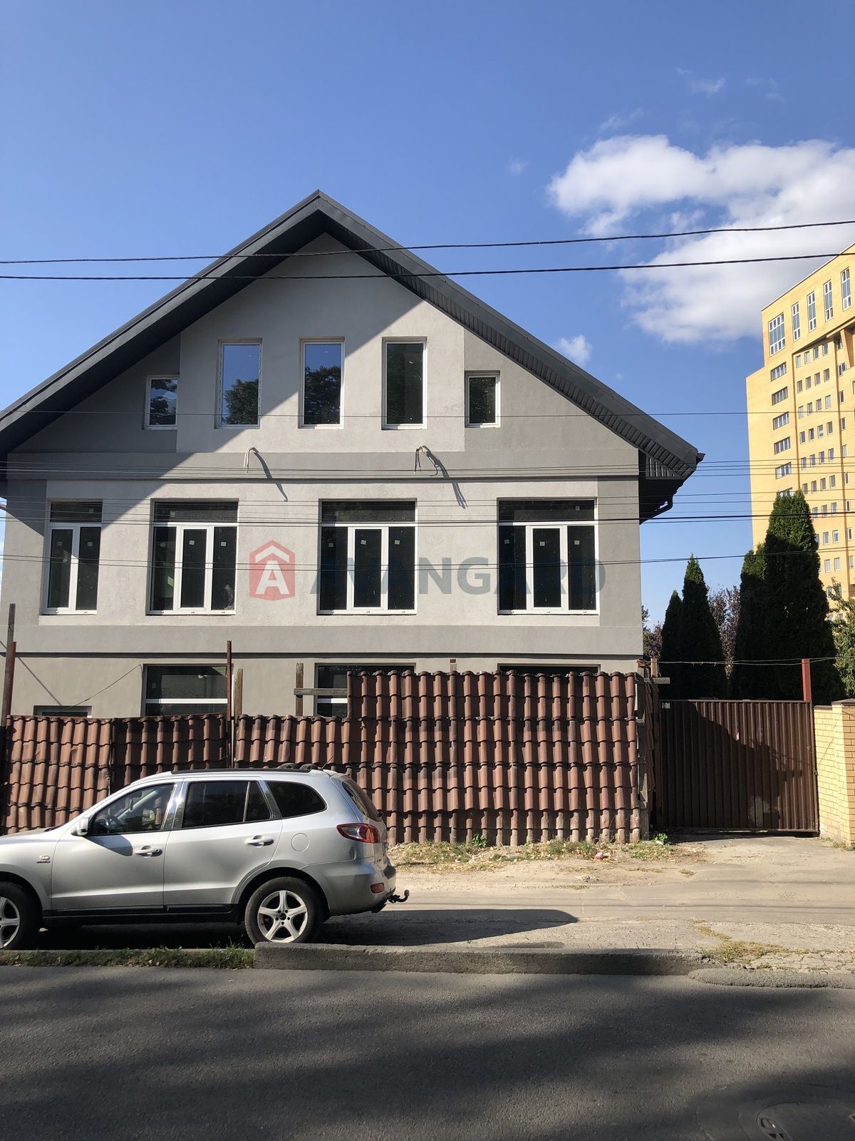 У продажу 3-поверховий будинок Нагірка Центр 540000$