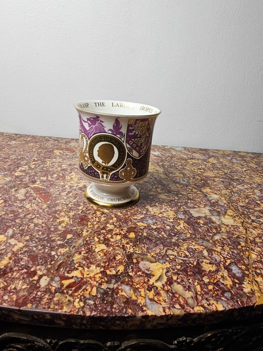 Coalport kielich porcelana" "100stu lecie urodzin Churchill'a" 11 cm