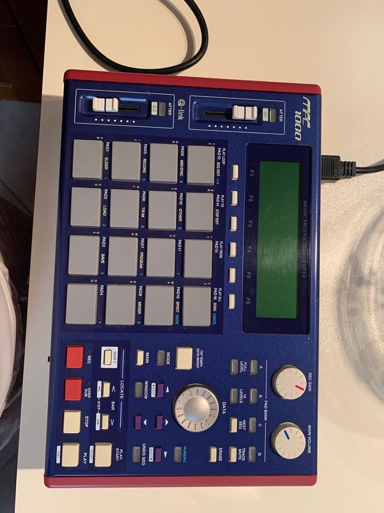Akai mpc 1000 azul ram maxima