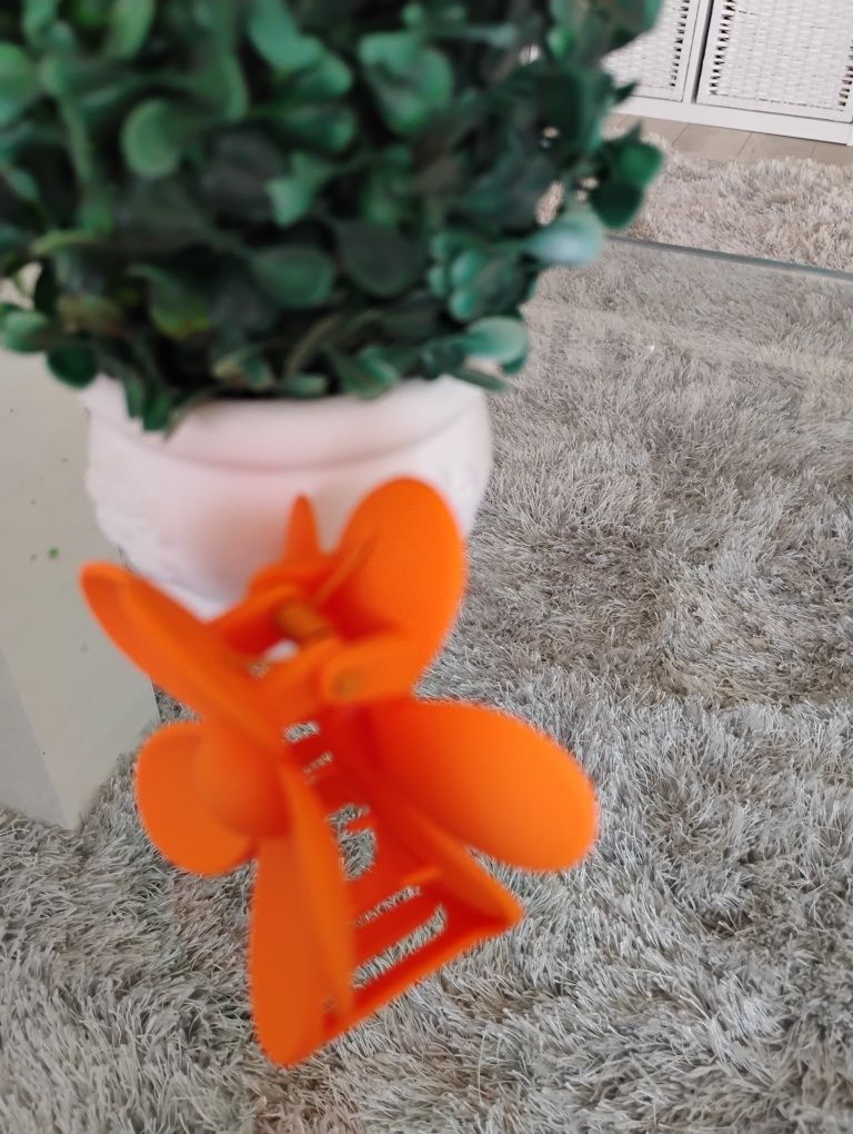 Klamra do włosów kwiat pomarańczowy 7 cm