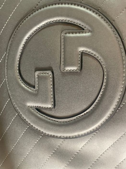 Mała skórzana torebka Gucci Blondie