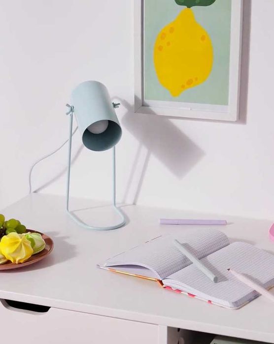 Лампа настольна , лампа прикроватна . Desk Lamp