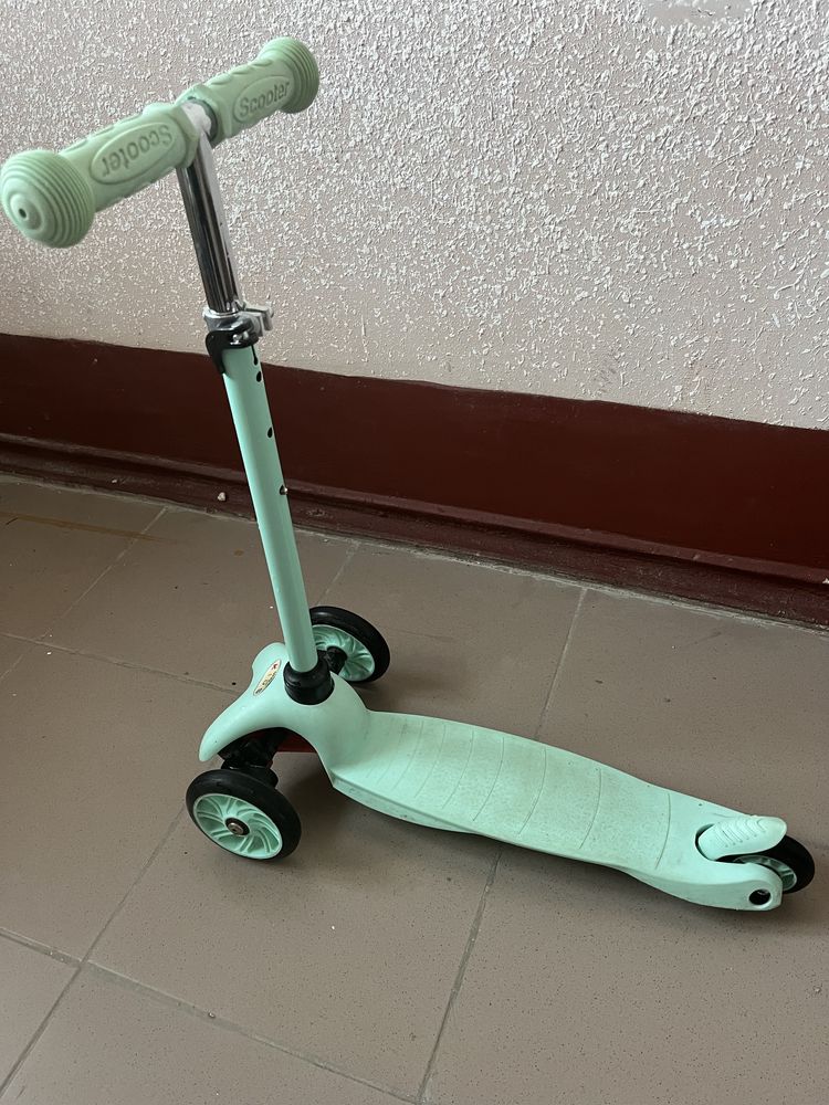 Продам дитячий самокат