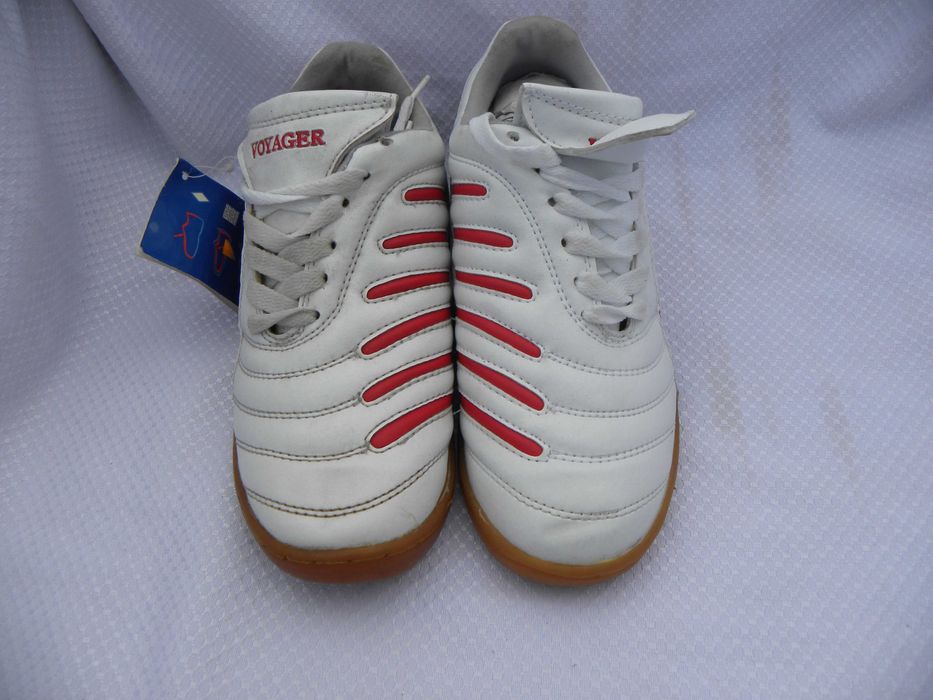 buty sportowe dziecięce młodzieżowe halowe wiązane rozmiar 38