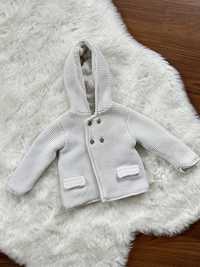 Biały kremowy sweterek kurteczka dziecięca z kapturem