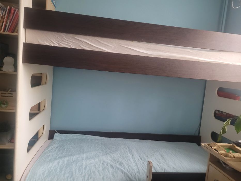 Łóżko piętrowe z szufladą