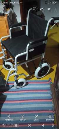 Cadeira de rodas nova