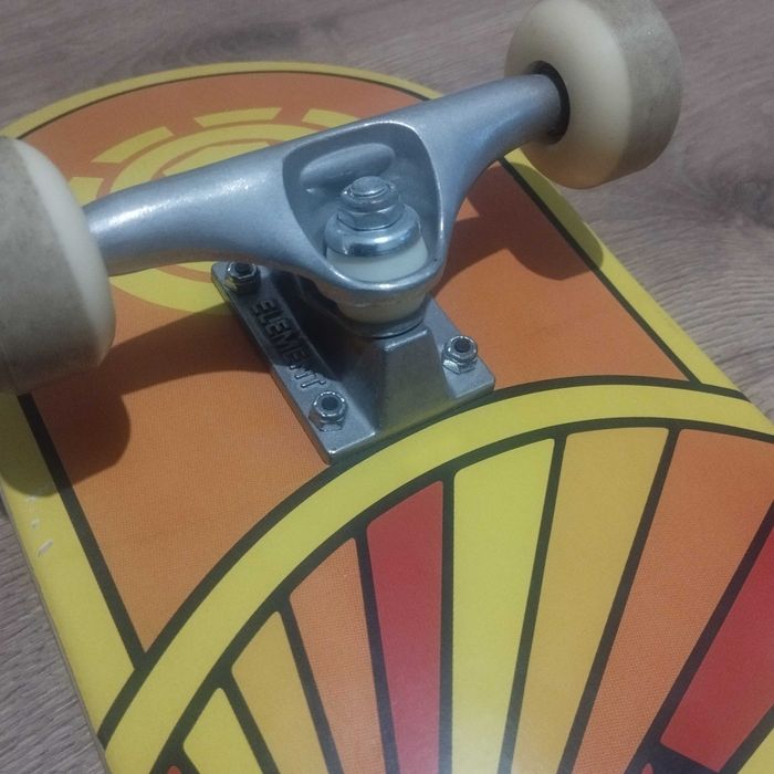 Skate element muito novo