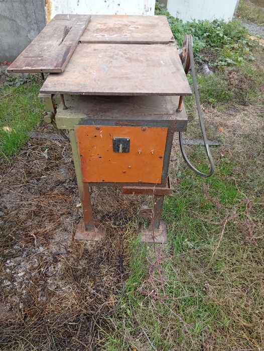 Продам циркулярний стіл з перемикачем