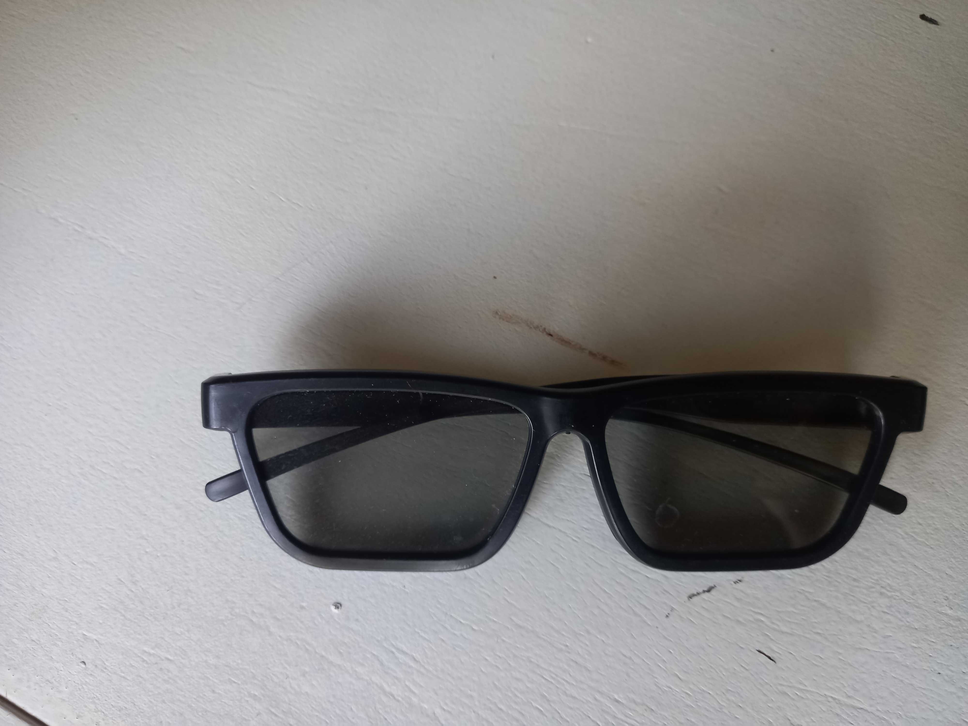 3D окуляри для перегляду кінофільмів
